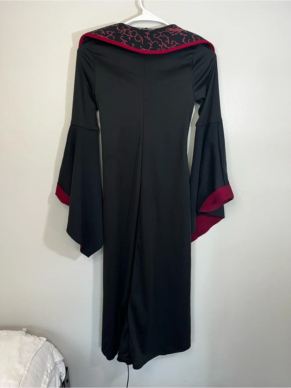 Girls Black and Burgundy Gothic Royal Vampire Costume Dress Halloween Large